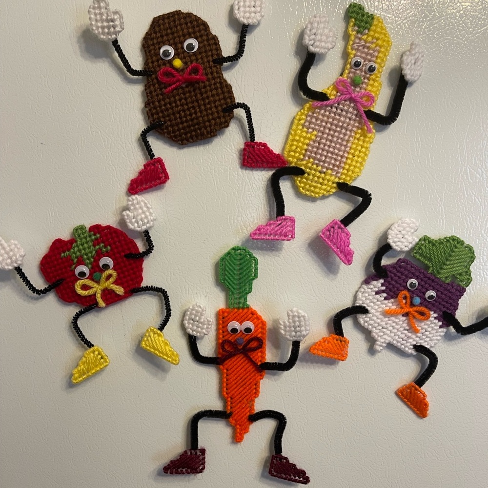 Refrigerator magnets Dancing Veggies! Set of 5!! - Picture 1 of 6